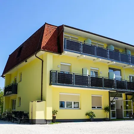 فندق Hudelist 3*