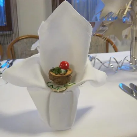 Hudelist فندق 3*