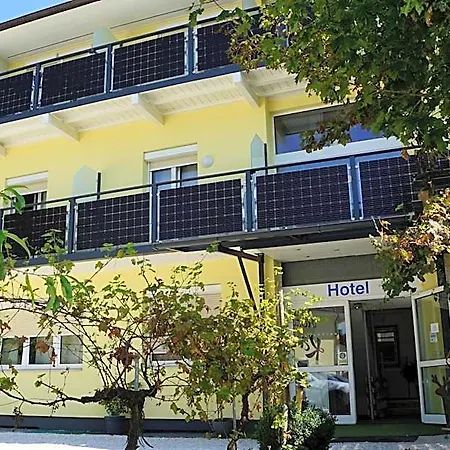 Hudelist Hotel 3*